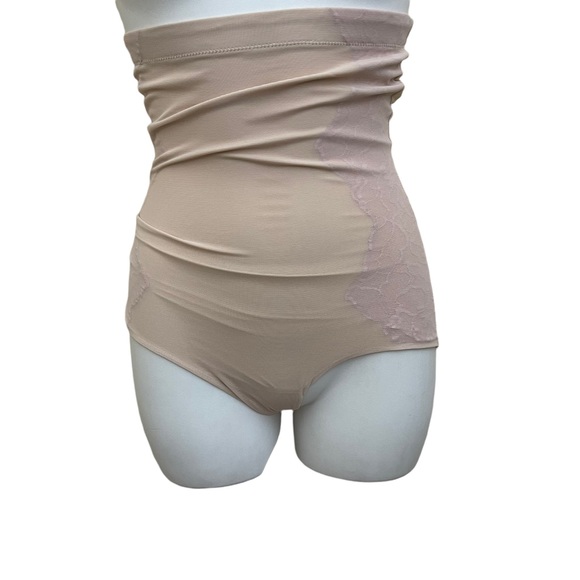 SPANX Assert Red Hot Label Luxe & Lean Firm Control High-Waist Lace Brief Size M - Picture 10 of 10